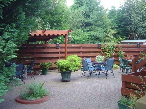 Hostal Huntingdon House Hotel