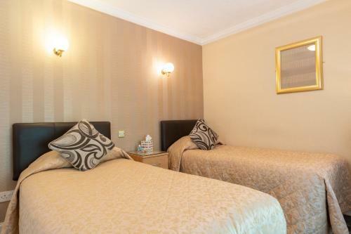 Hostal Huntingdon House Hotel