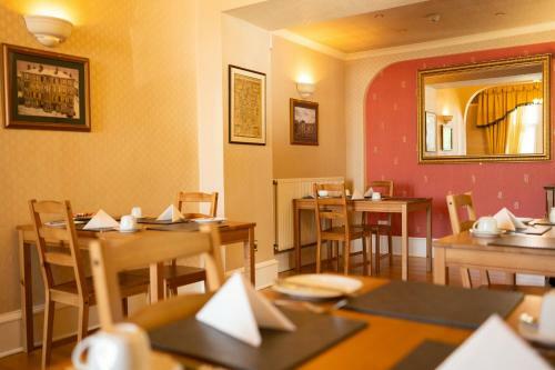 Hostal Huntingdon House Hotel