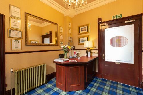 Hostal Huntingdon House Hotel