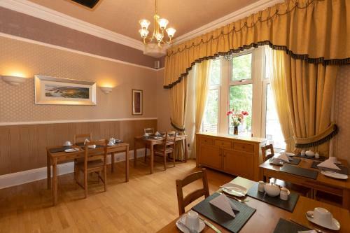 Hostal Huntingdon House Hotel
