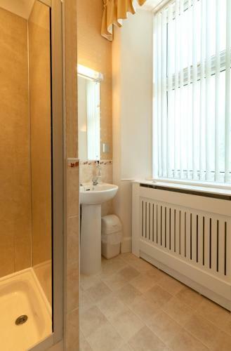 Hostal Huntingdon House Hotel