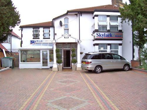 Hostal Skylark Guest House