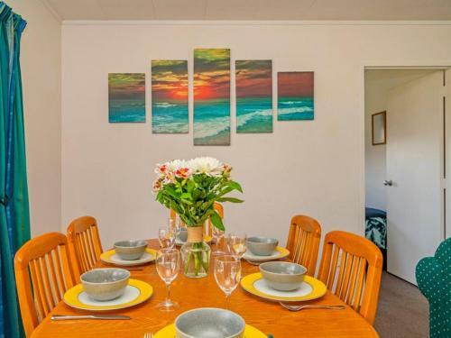 Hosts On The Coast Endeavor Cottage