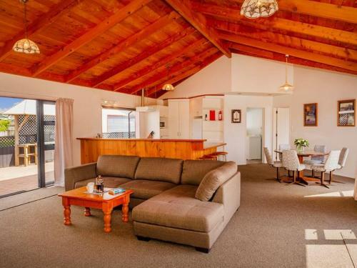 Hosts On The Coast Whitianga Central