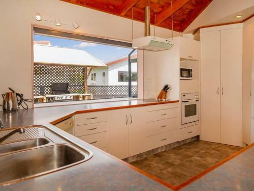 Hosts On The Coast Whitianga Central
