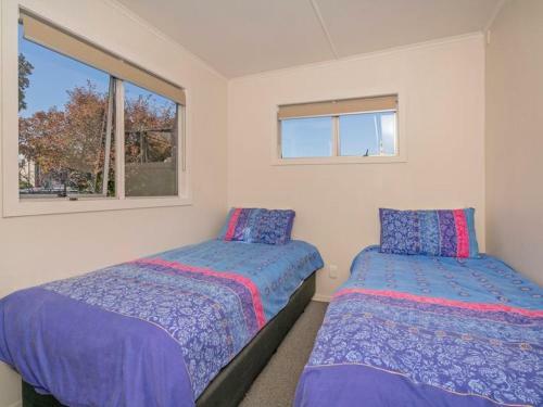 Hosts On The Coast Whiti Delight