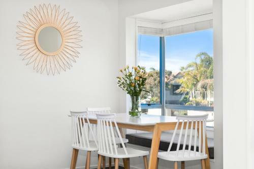 Riviera Retreat - Mount Maunganui Holiday Home