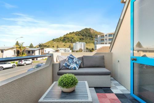 Riviera Retreat - Mount Maunganui Holiday Home