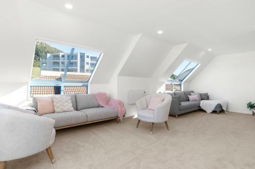 Riviera Retreat - Mount Maunganui Holiday Home