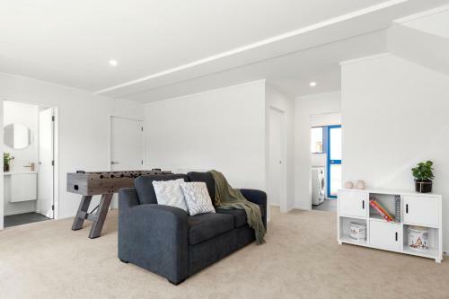 Riviera Retreat - Mount Maunganui Holiday Home