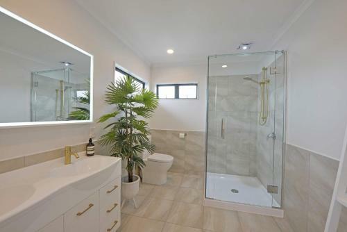 Escape To High End Comforts On Riverton