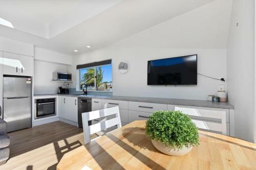 Just Beachy - Mt Maunganui Holiday Home
