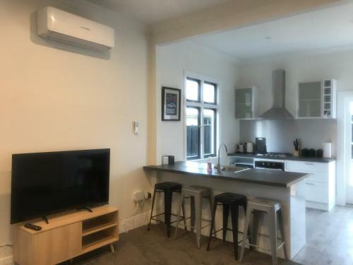 Te Waiharakeke Holiday Home