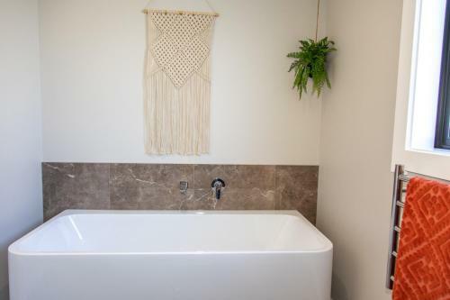 New Arrowtown Home, Complete Comfort