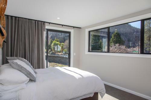 New Arrowtown Home, Complete Comfort