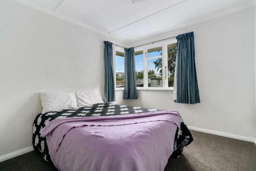 Cromwell Cottage - Cromwell Holiday Home