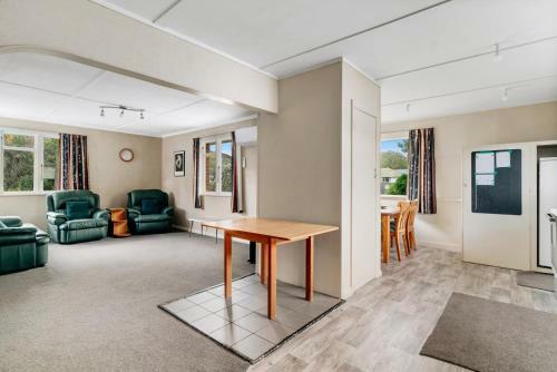 Cromwell Cottage - Cromwell Holiday Home