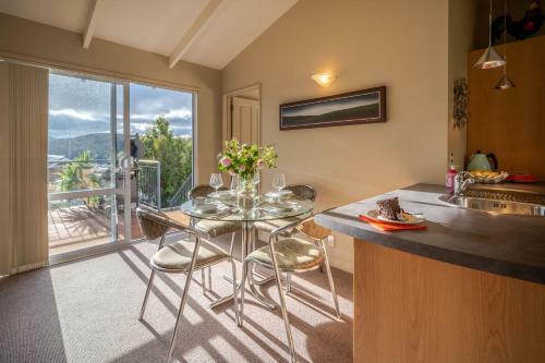 Scenic On Selwyn - Akaroa Holiday Home