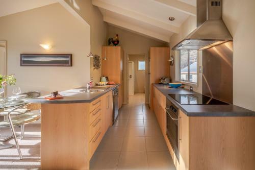 Scenic On Selwyn - Akaroa Holiday Home