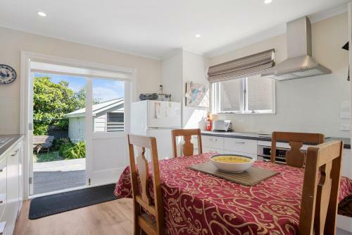 Le Solterre - Akaroa Holiday Home