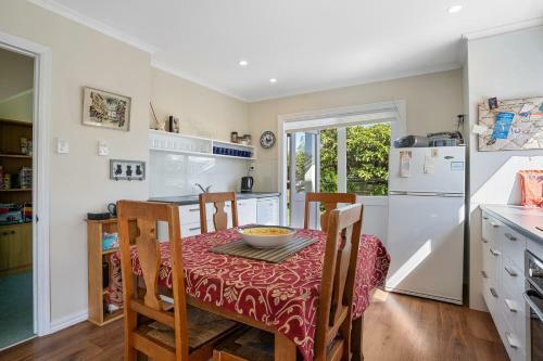Le Solterre - Akaroa Holiday Home