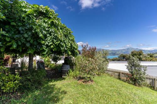 Sun Baked Akaroa Views - Akaroa Holiday Home