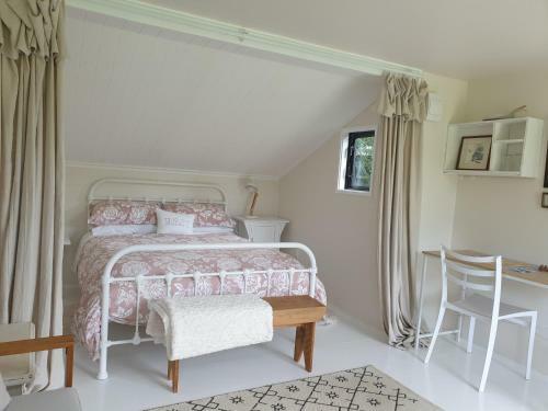 Hostal Cabins On Tudor Bed & Breakfast
