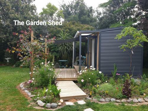 Hostal Cabins On Tudor Bed & Breakfast
