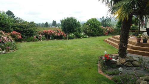 Hostal Kaimai Sunset Bed & Breakfast
