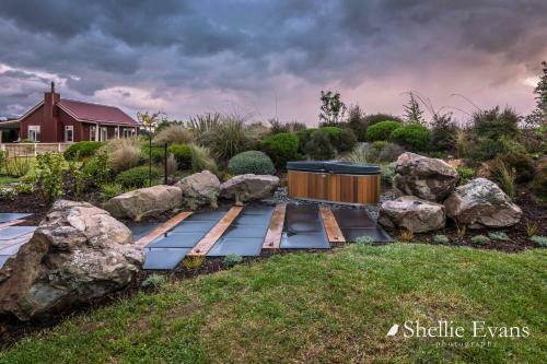 Night Sky Cottage - Kahu Cottage - Hot Tub