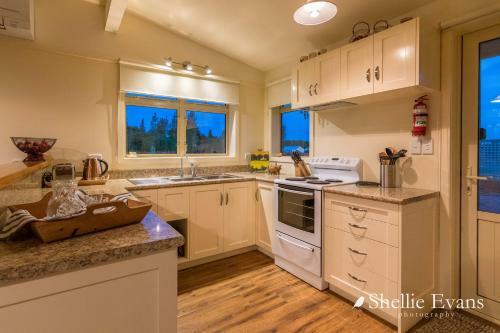 Night Sky Cottage - Kahu Cottage - Hot Tub