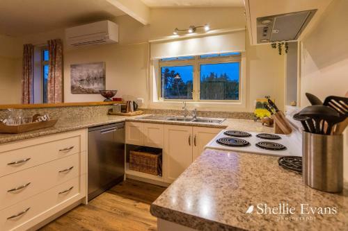 Night Sky Cottage - Kahu Cottage - Hot Tub