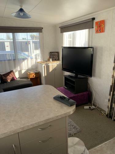 Te Puru B8 - 2 Bedroom Chalet