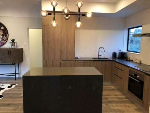 Luxury K-lodge With Golf Course View-rotorua