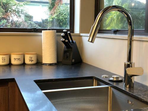 Luxury K-lodge With Golf Course View-rotorua
