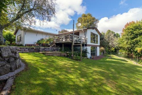 Lockwood Retreat-near The Stream
