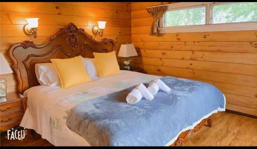 Lockwood Retreat-near The Stream