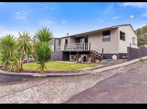 Mountain Top Kiwi Star Holiday Home