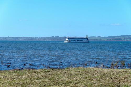 Lakeside Living - Lake Rotorua Holiday Home