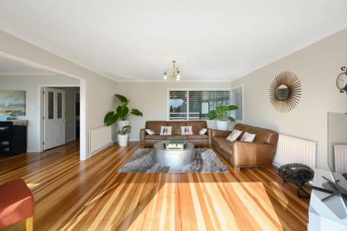 Lakeside Living - Lake Rotorua Holiday Home
