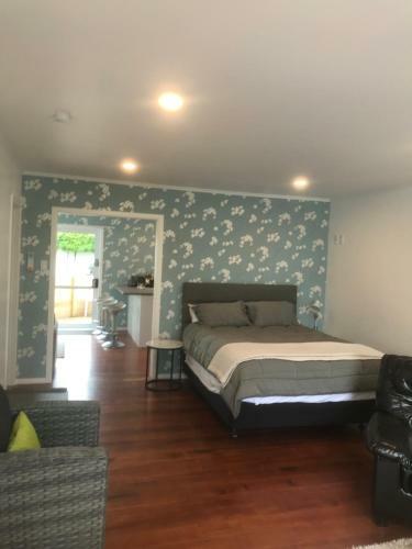 Eastside House + Separate Contained Sleepout