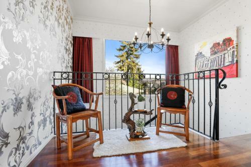 Mansion Moncur - Rotorua Holiday Home
