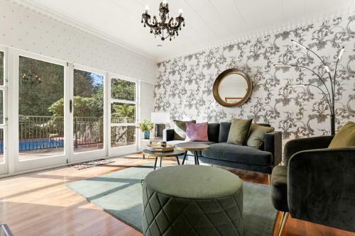 Mansion Moncur - Rotorua Holiday Home