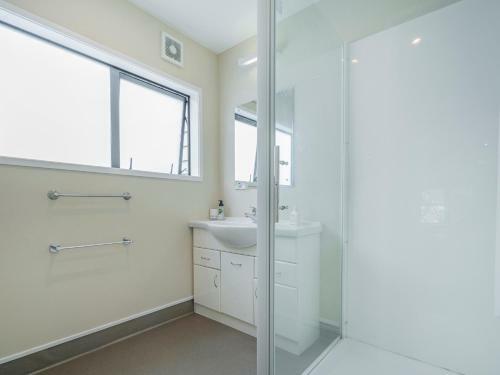 Seas The Day - Matarangi Holiday Home
