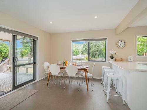 Seas The Day - Matarangi Holiday Home