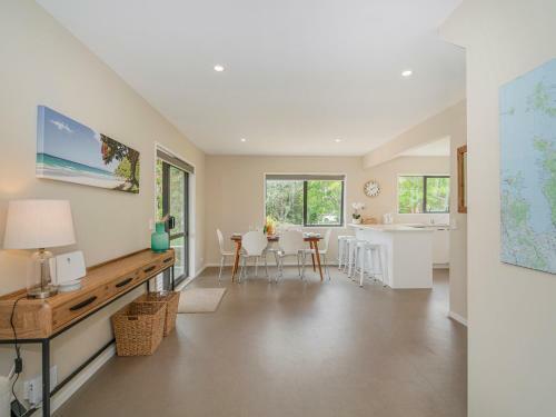 Seas The Day - Matarangi Holiday Home