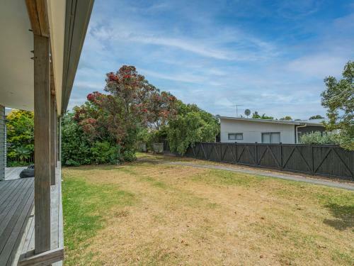 Seas The Day - Matarangi Holiday Home