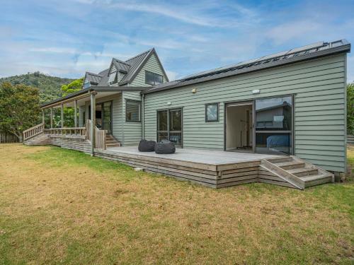 Seas The Day - Matarangi Holiday Home
