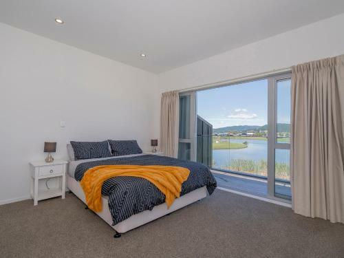 Warm Nest - Matarangi Holiday Home